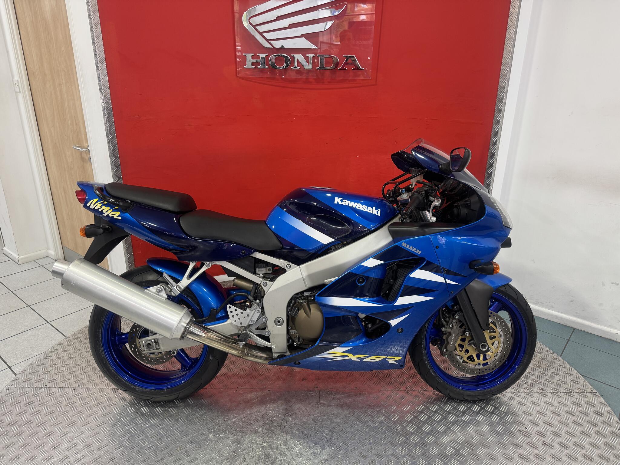 Kawasaki Ninja ZX-6R bikes for sale | AutoTrader Bikes
